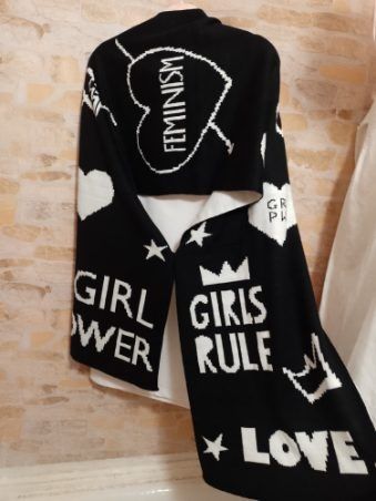 Długi szal szalik z Londynu dla feministek