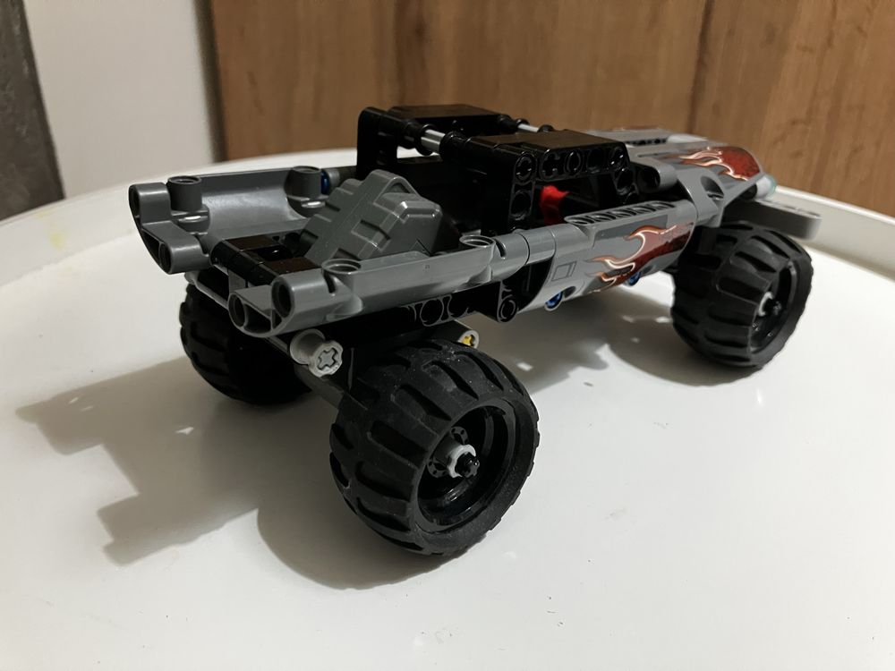 Sprzedam zestaw Lego 42090 – Monster Truck