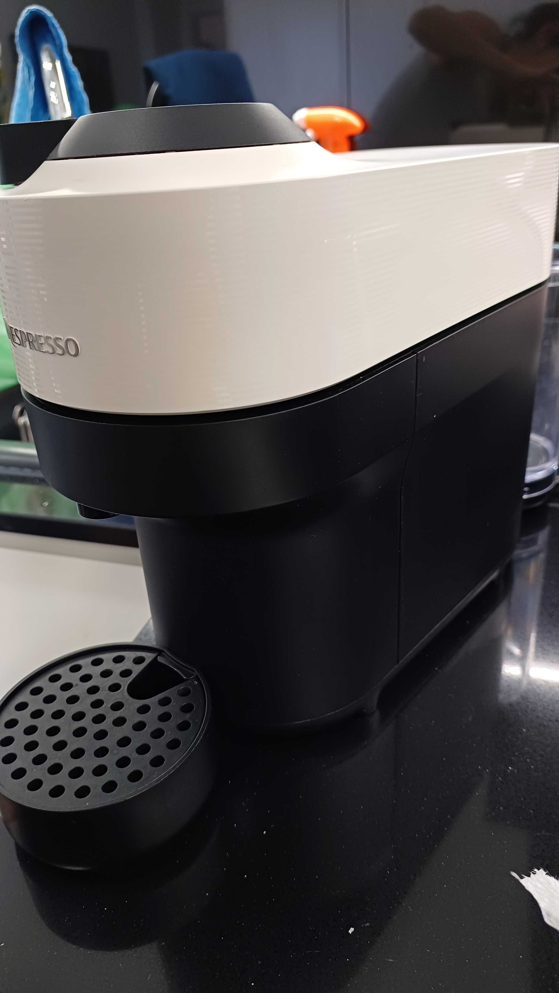 Vendo maquina café nespresso vertuo com garantia