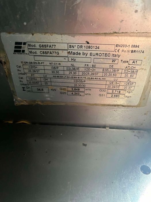 Kuchenka gazowa 6palnikowa MBM z piekarnikiem