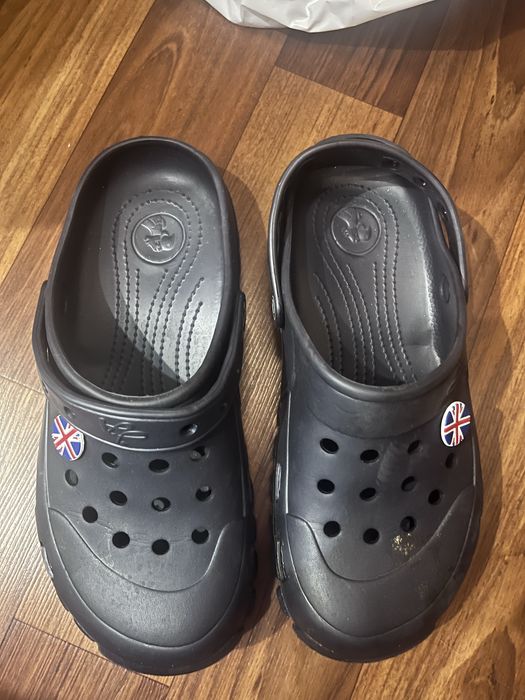 Віддам даром взуття жіноче та чоловіче