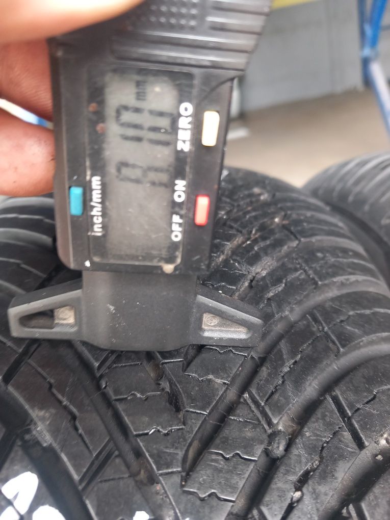 2x opony całoroczne 185/65R15 Vredestein jak nowe 23 rok