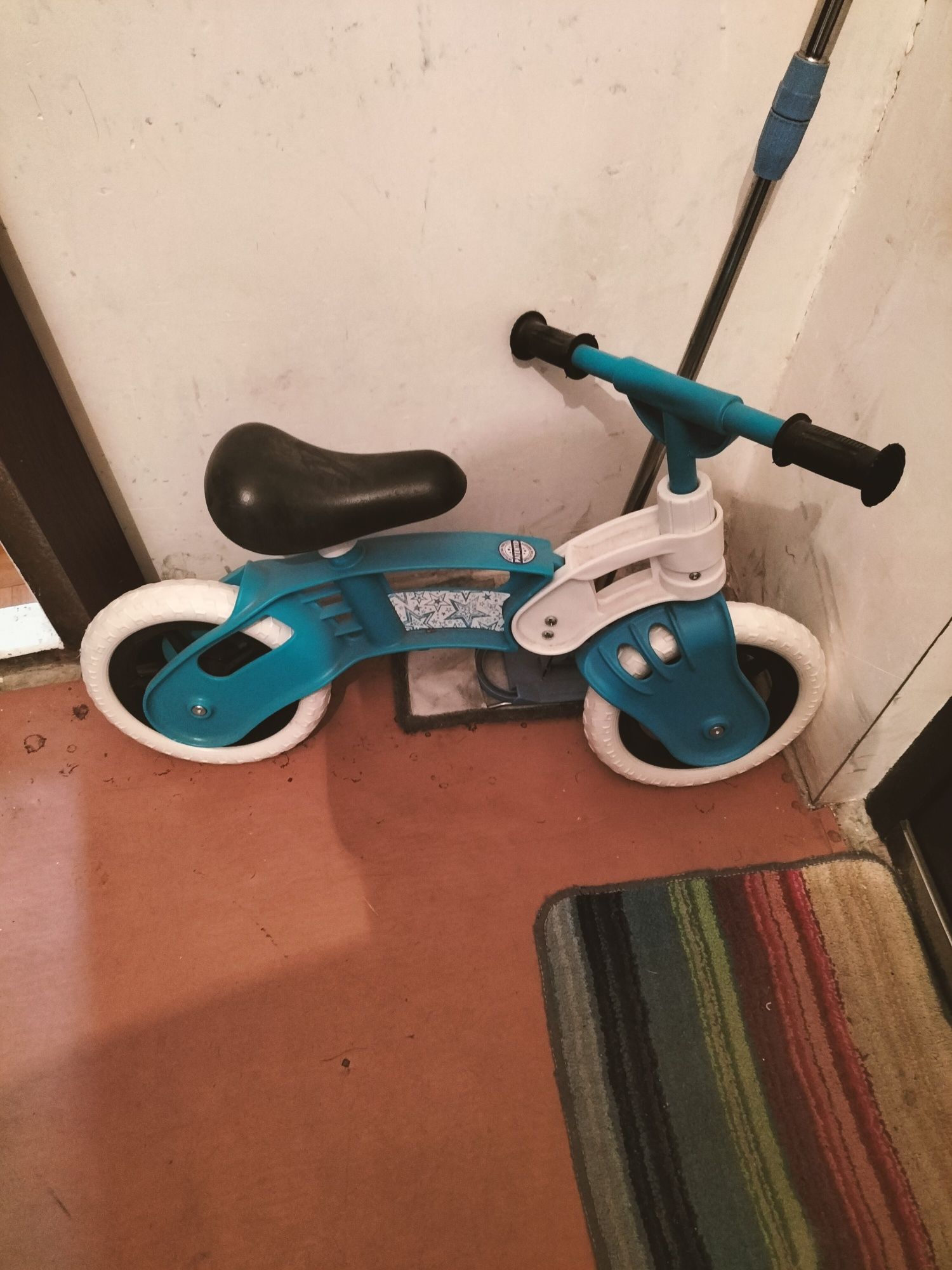 Продам детский толокар велосипед