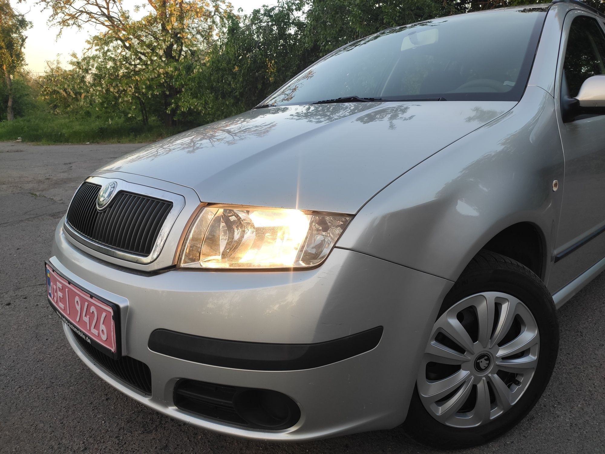 Продам  SKODA FABIA 1.4 бен. АВТОМАТ 2004г