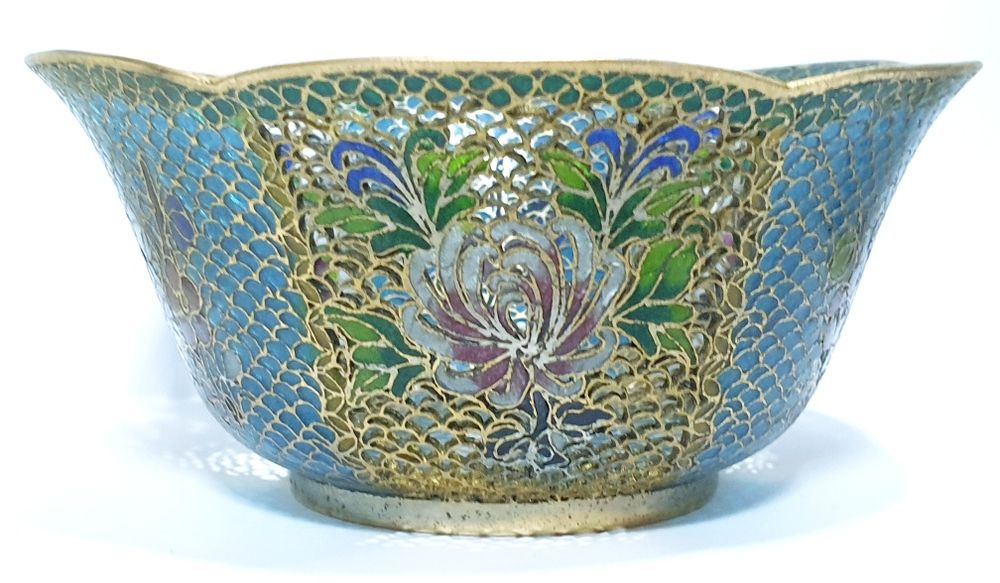 Fantástica taça asiática em cloisonné translúcido Plique a Jour