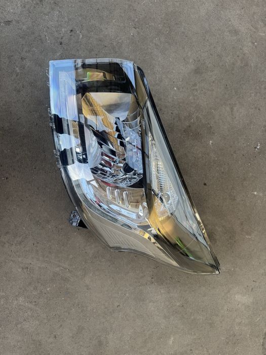 Lampa przód reflektor led Renault Trafic III Spaceclass NV300 Talento