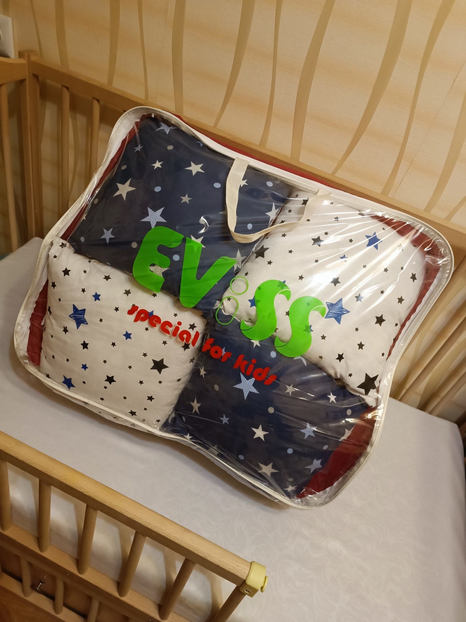 Комплект постільної білизни у дитяче ліжко