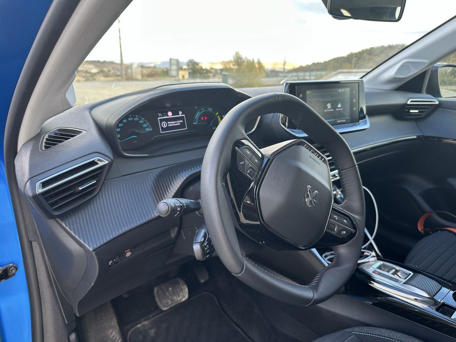 Peugeot e208  50kw Style de 2023 só 6890Km