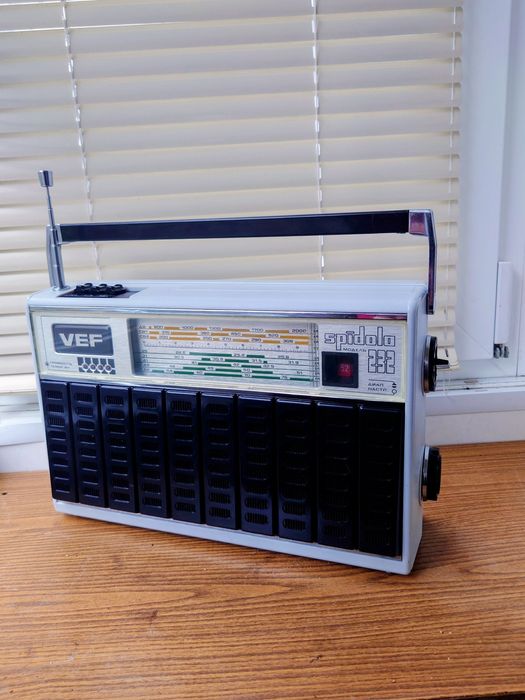 Радіоприймач VEF Spidola 232 Радиоприёмник ВЭФ Спидола 232