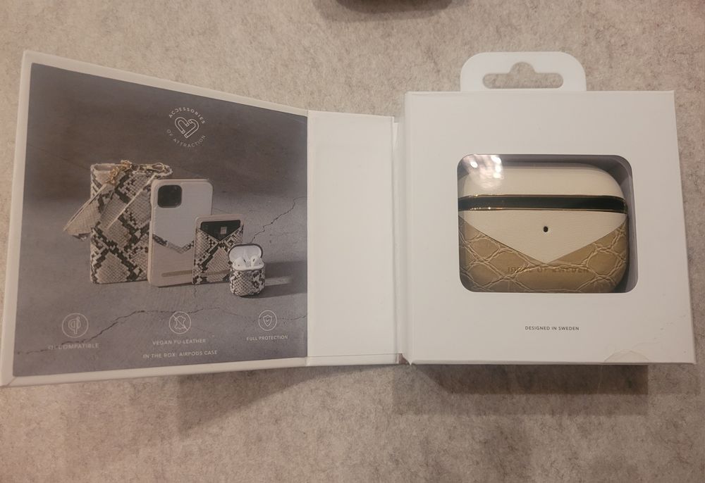 Etui na słuchawki AirPods Case Pro Wild Cameo marki IDEAL OF SWEDEN.