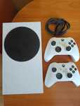 Xbox seres s 512GB + 2 Pady + kable(Stan jak nowy)