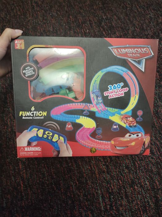 Дитячий трек із машинкою на пульті