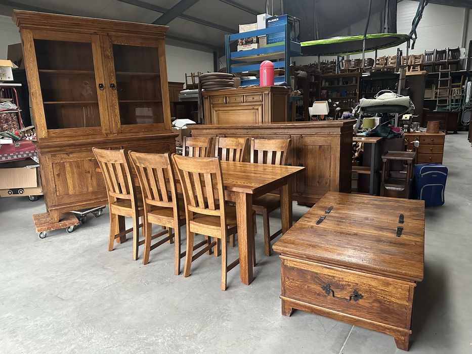 Masywny drewniany zestaw do salonu/jadalni witryna komoda stół kufer..