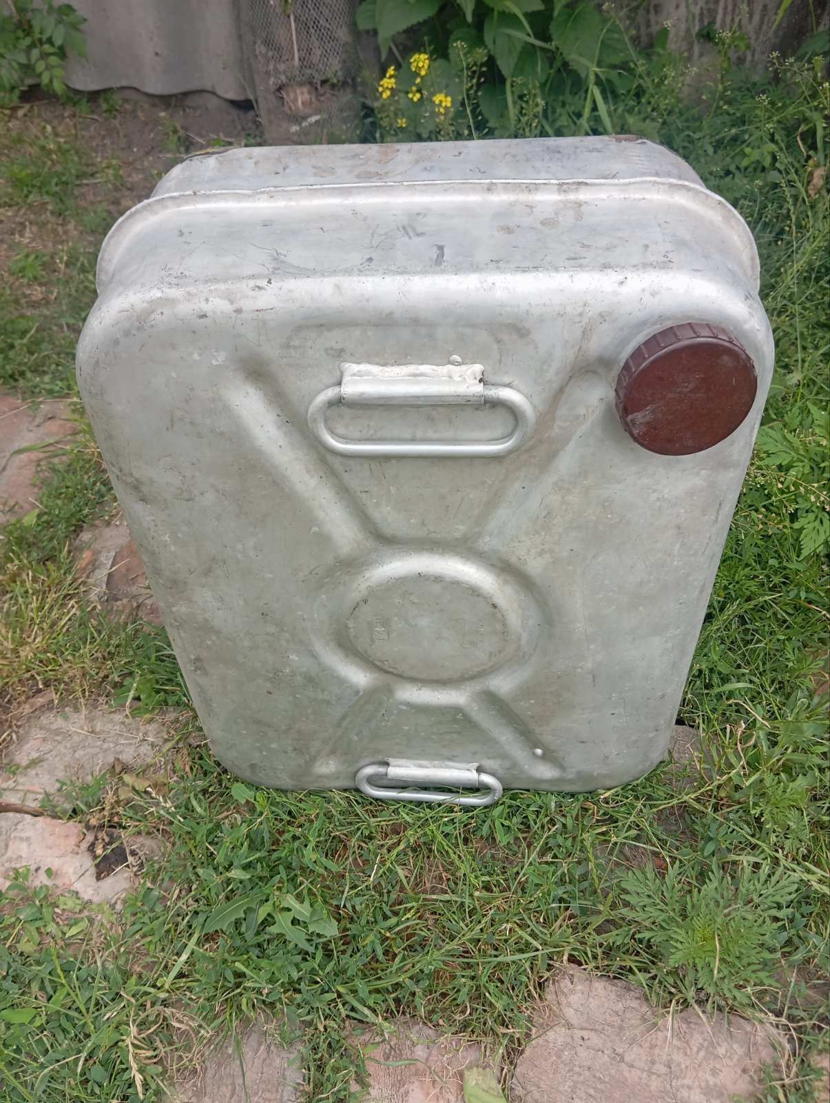 Продам ємність 40л. Ціна 1250
