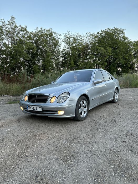 Mercedes - Benz  E-Class W211