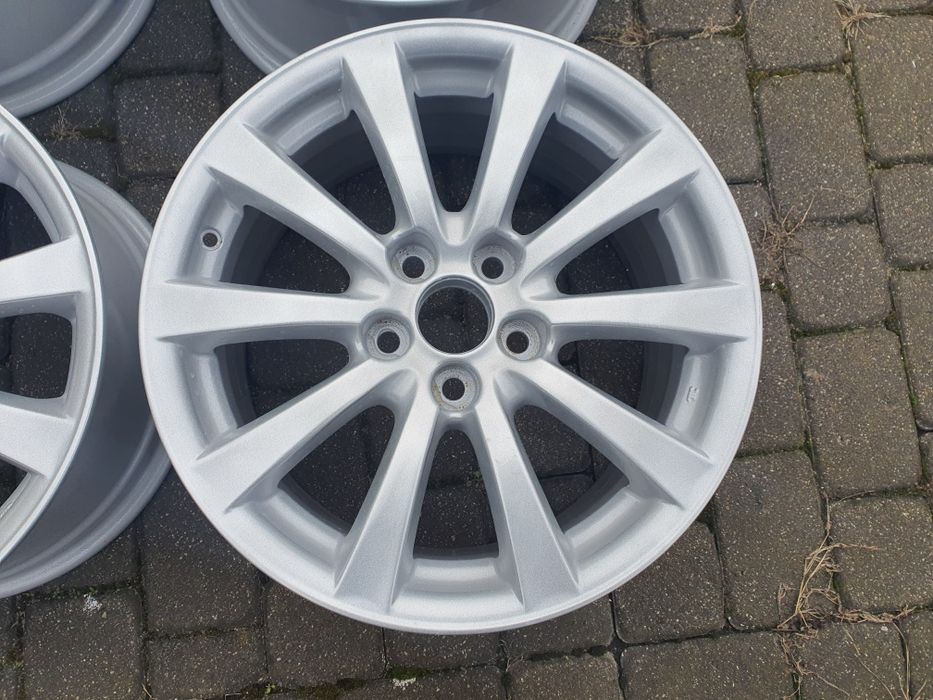LEXUS 17" 5x114,3 felgi aluminiowe 8J srebrne