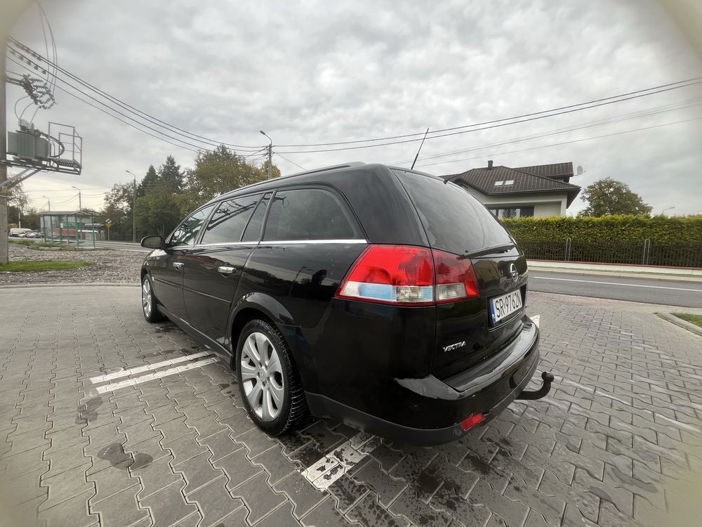 Spredam Opel Vectra 1.9 Cm Hak Lift rok 2009sku.fot moc 150 kw 6 Beguw