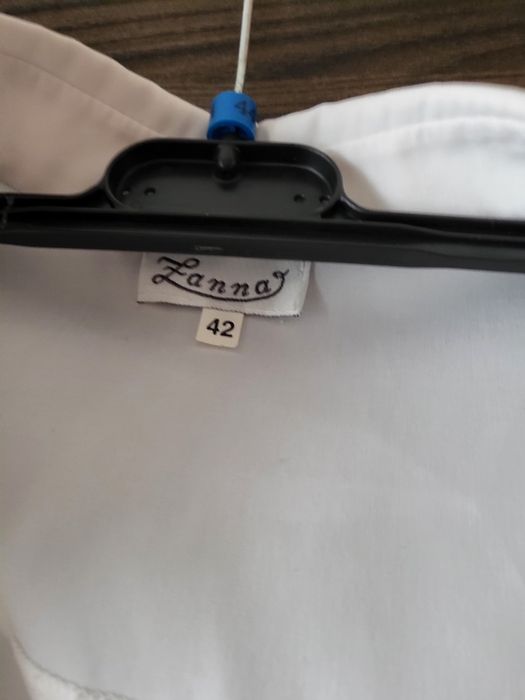 Bluzka koszulowa M biała, raz ubrana. Polecam.