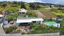 Moderna Moradia T2 com Vista Mar e Piscina na Calheta
