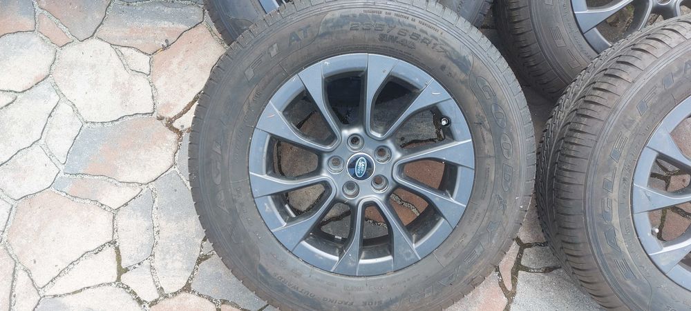 koła 4x4 SUV Land Rover Mazda 7.0Jx17CHx45 5x65 (5x650) 235/65/R17