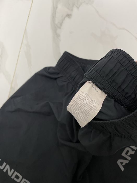 Чоловічі шорти M under armour оригінал бу