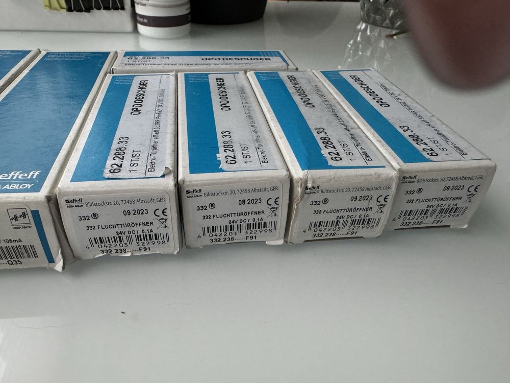 Elektrozaczepy do drzwi ewakuacyjnych i przeciwpożarowych