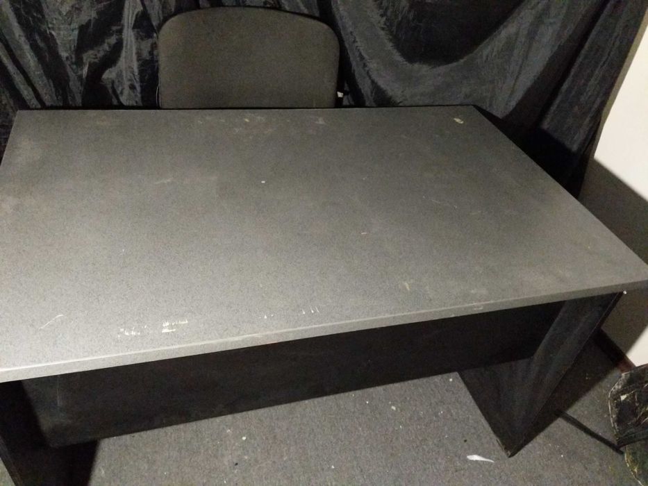 Офісний великий стіл