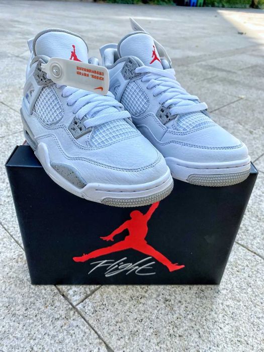 Buty meskie Mokasyny Jordan_4_Retro_Tech_White_Oreo_R.39