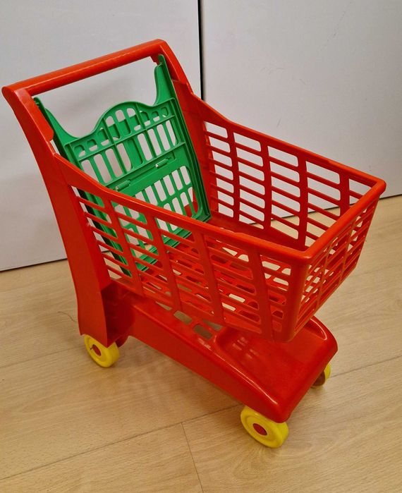 Carinho de compras de brincar