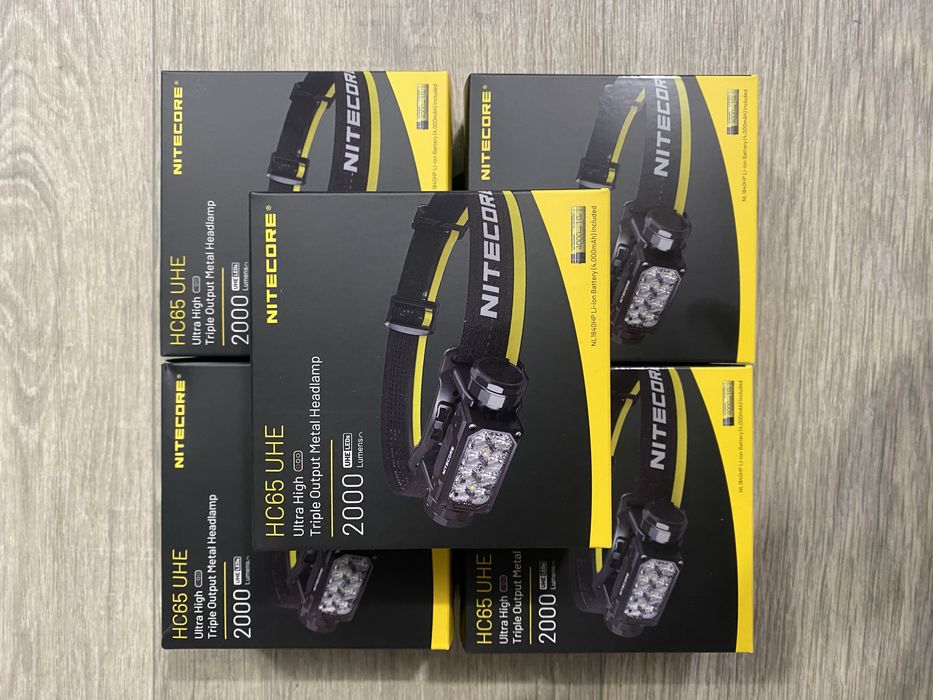 Ліхтар налобний Nitecore HC65 UHE з акумулятором та кейсом