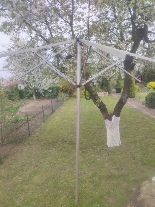 Stelaż parasola ogrodowego