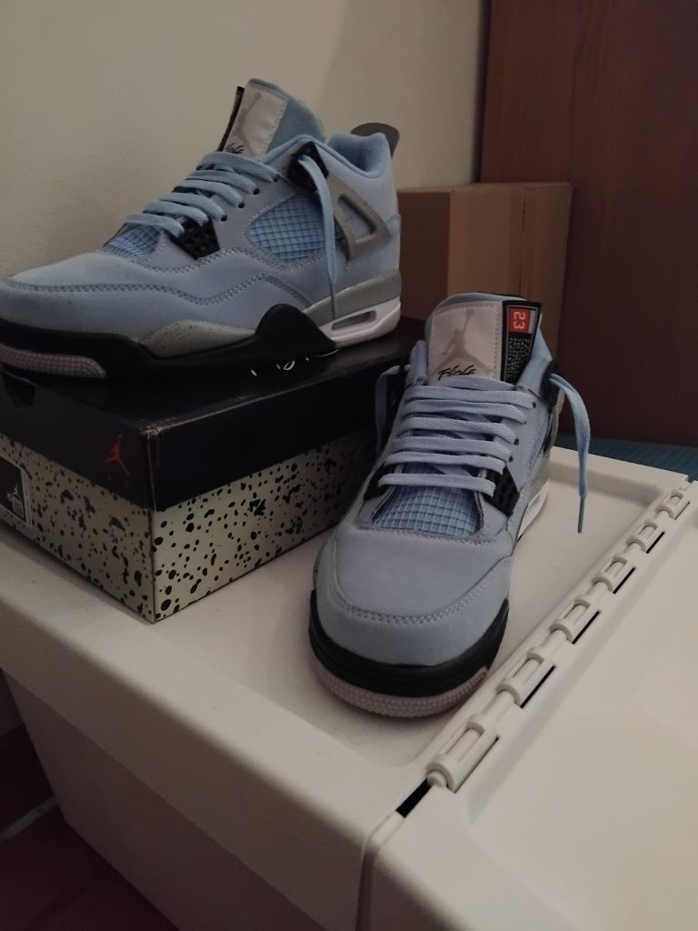 Jordan 4 Azul Claro