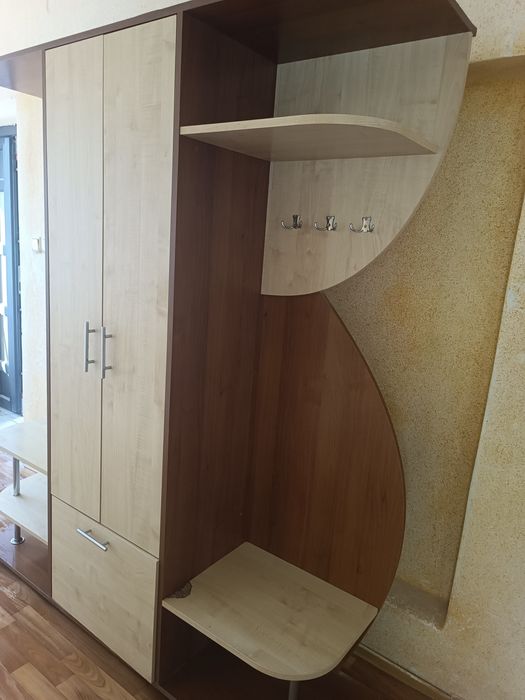 Продам прихожу  бу.