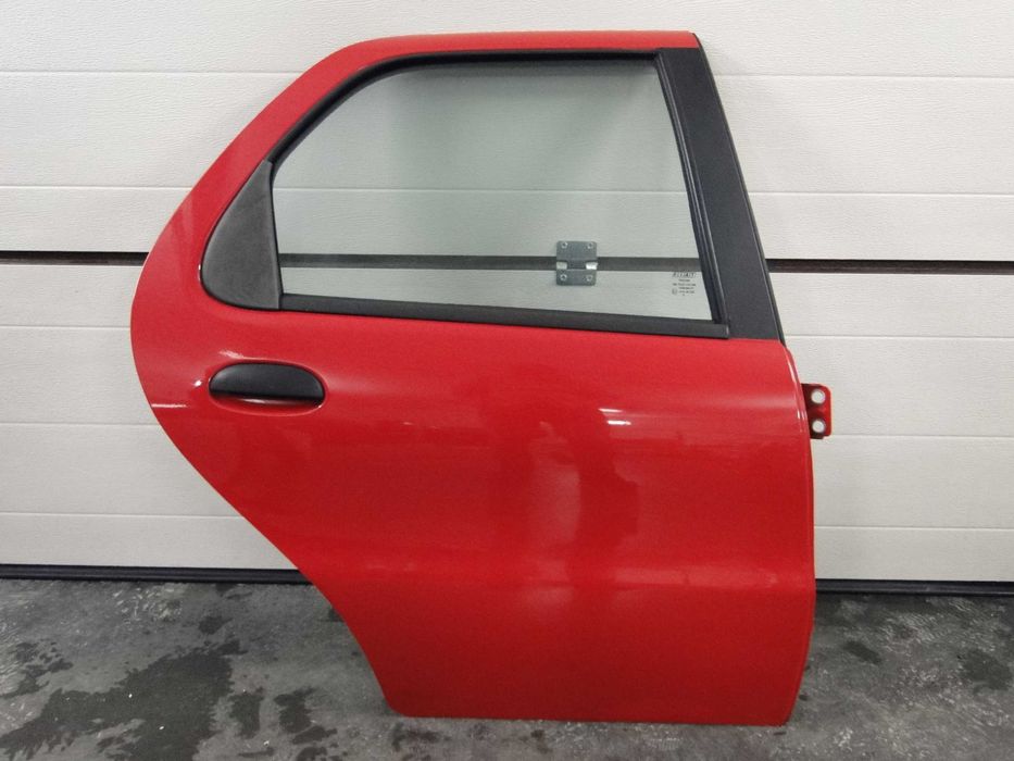 Дверка двері дверь задня права Fiat Albea  06-11р.