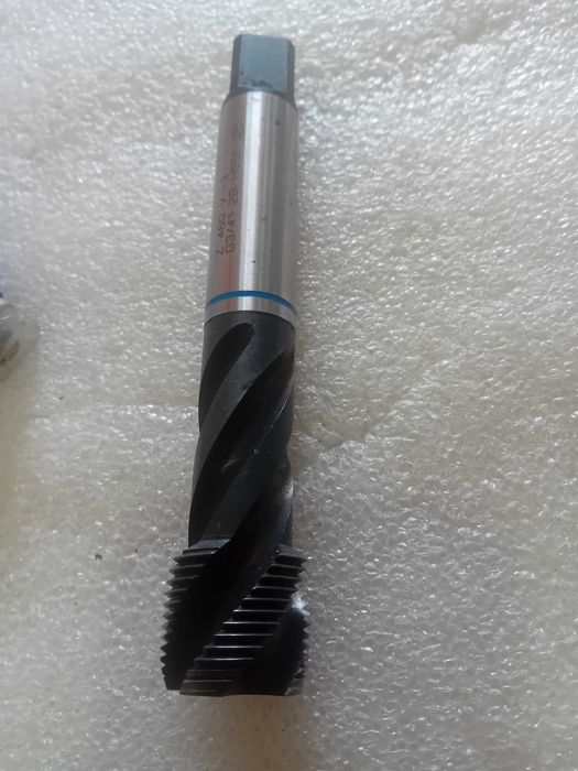 Macho HSS-E Revestido G3/4 28. 150mm de comprimento .