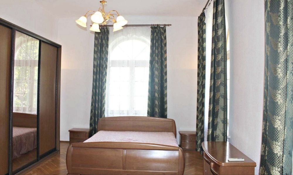 Без %. Оренда будинку поруч з метро Сирець. Генератор. Підвал. .