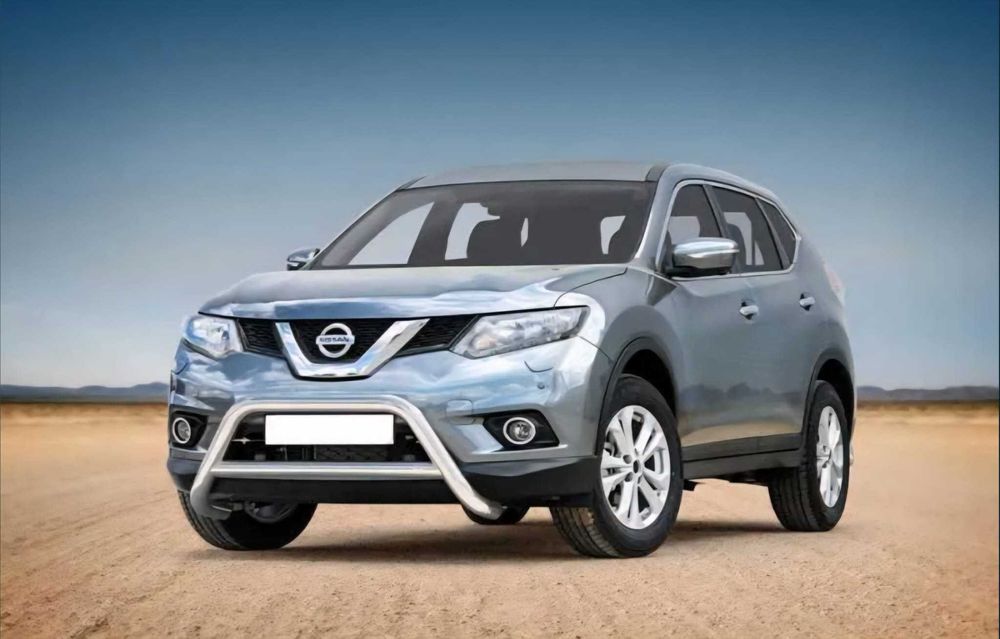 Orurowanie przednie z poprzeczką - Nissan X-Trail (2014 - 2017)
