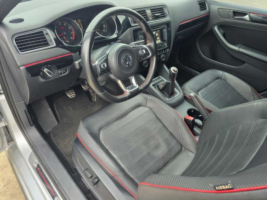 Volkswagen Jetta GLI SEL      2015