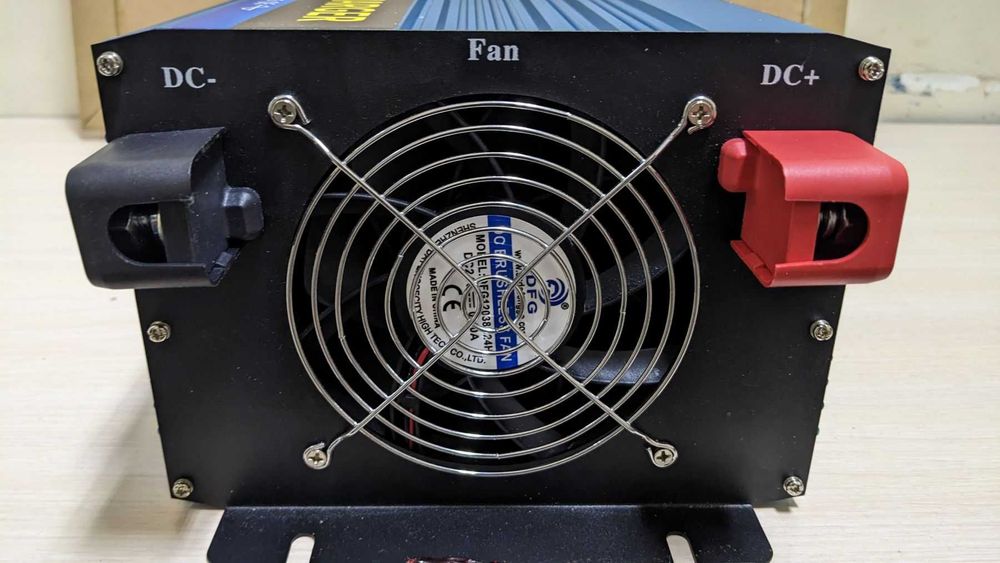 БОЛЬШОЙ Инвертор 6000/3000W 12/220v с зарядкой ЧИСТЫЙ СИНУС ИБП ДБЖ