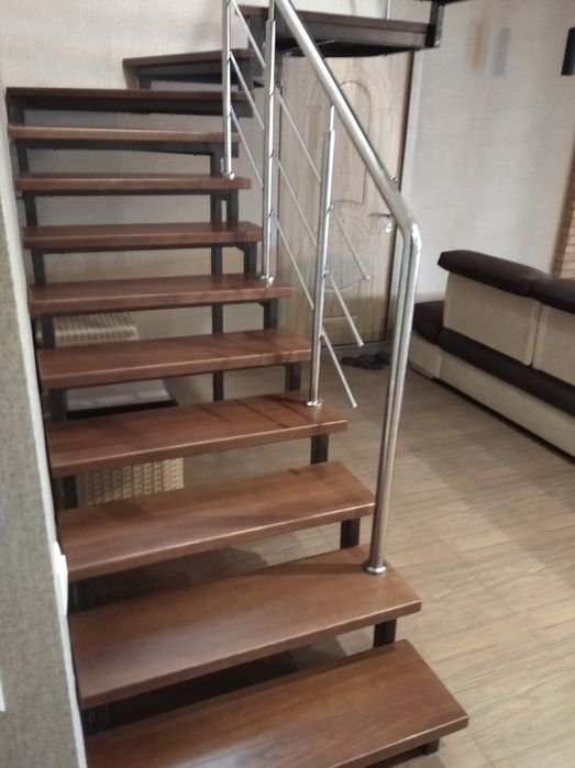 Сходи металеві перила нержавійка ковка метал скло дерев'яні ступені