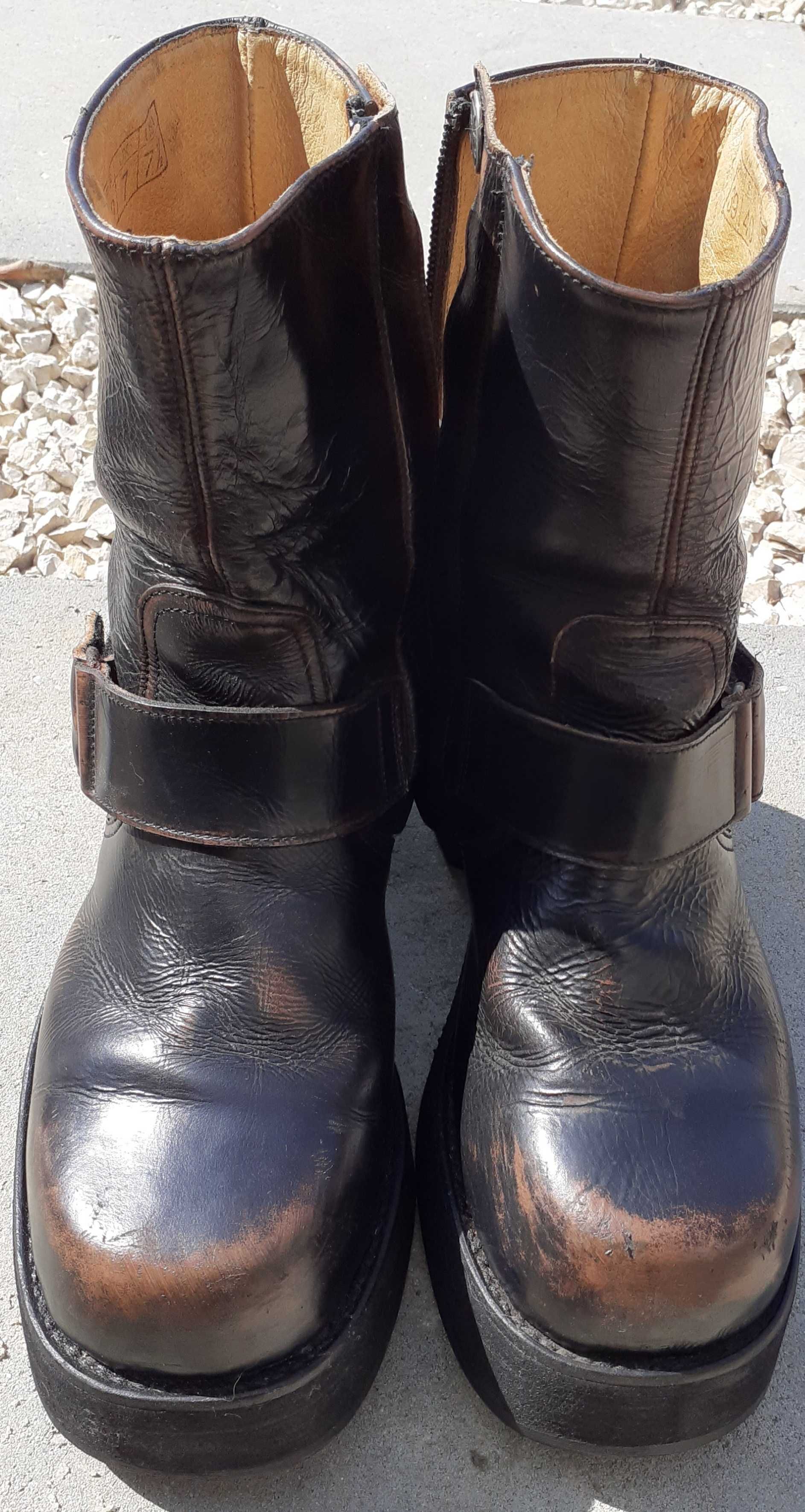Botas  de cabedal Marca " SENDRA"
