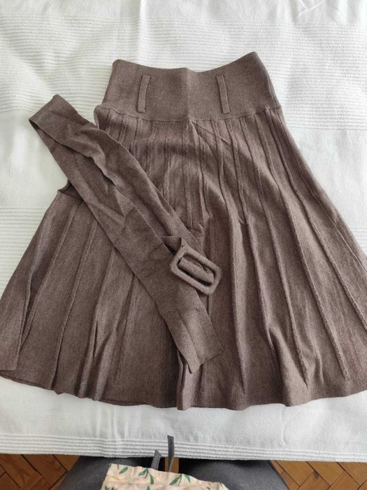Lote de três saias de malha usadas (Mango, Benetton, Promod)