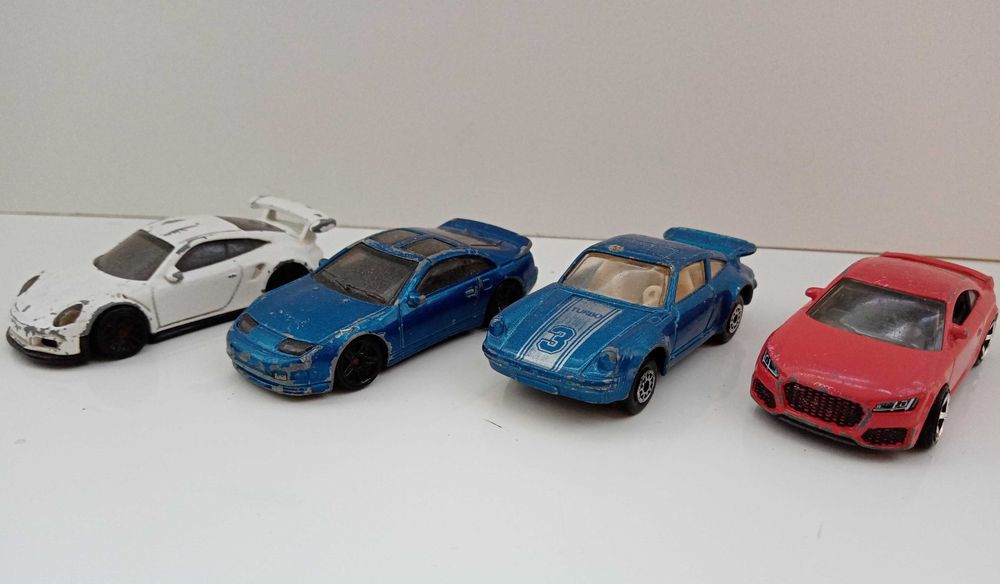 Атомобили модельные Porsche, Bentley, гоночные 6-10 см
