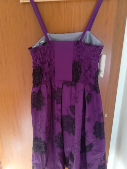 Vestido de cerimónia, novo.