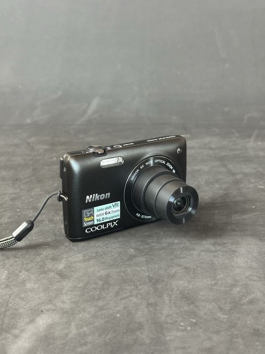 Цифровий фотоапарат Nikon Coolpix s4300 в ідеальному робочому стані