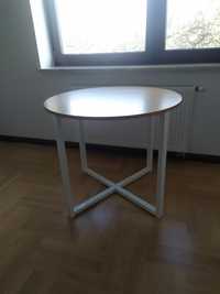 Stół okrągły w stylu skandynawskim