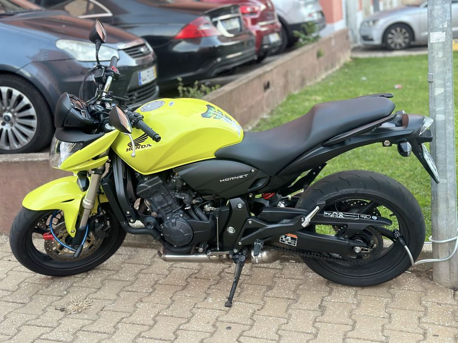 Vendo moto Hornet 600 semi-nova