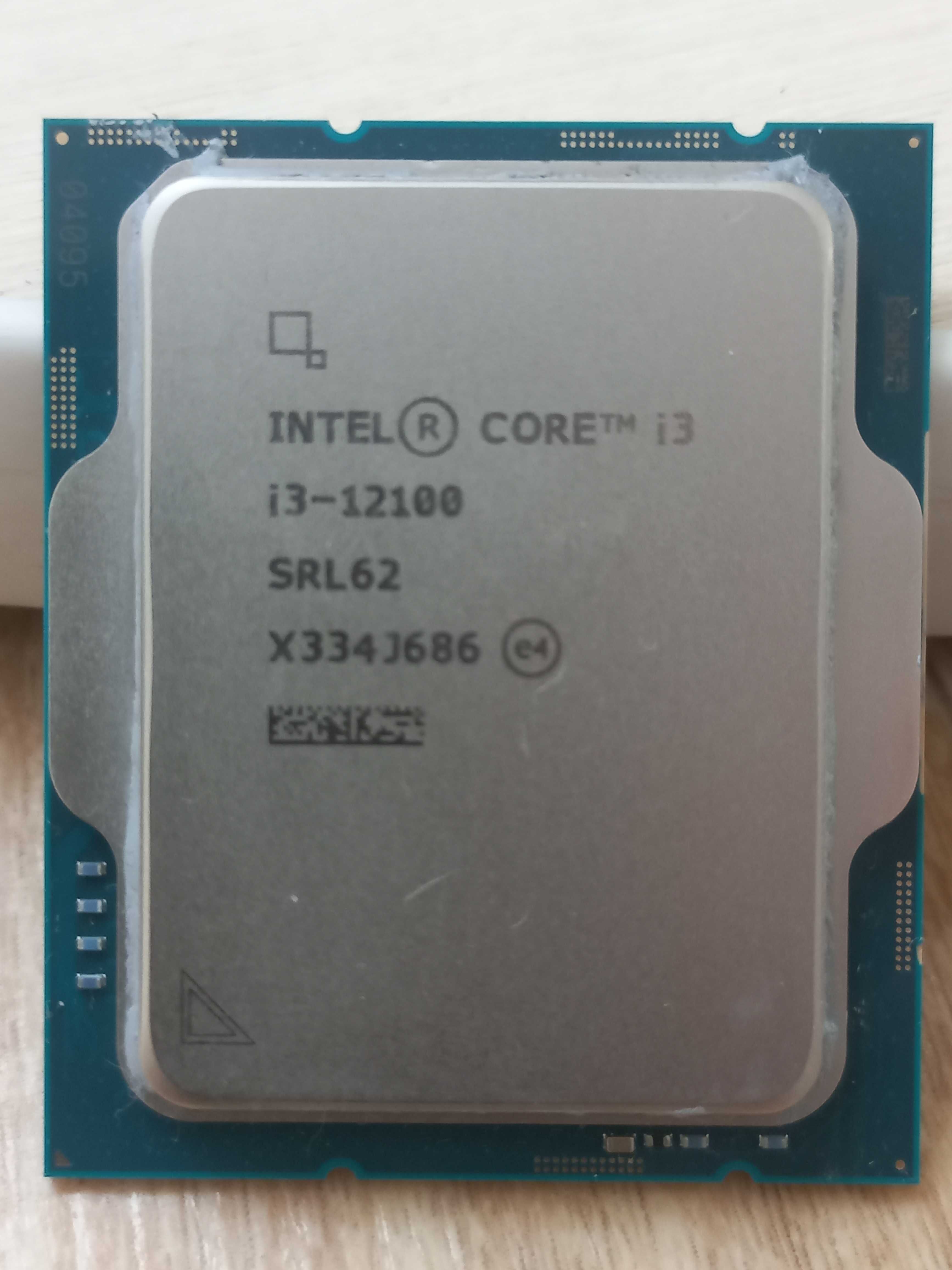 Процесор Intel Core i3-12100