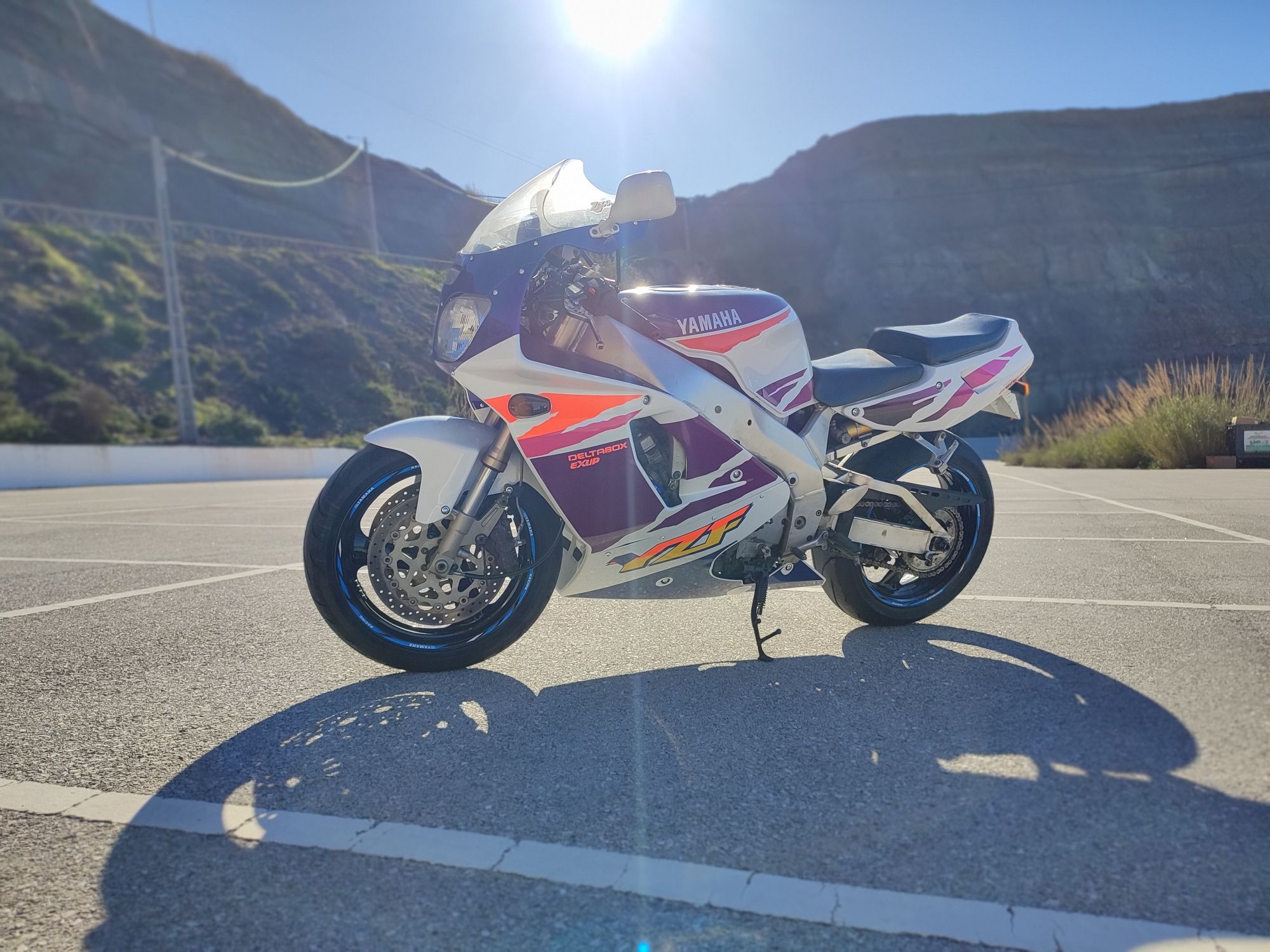 Yamaha YZF 750 R