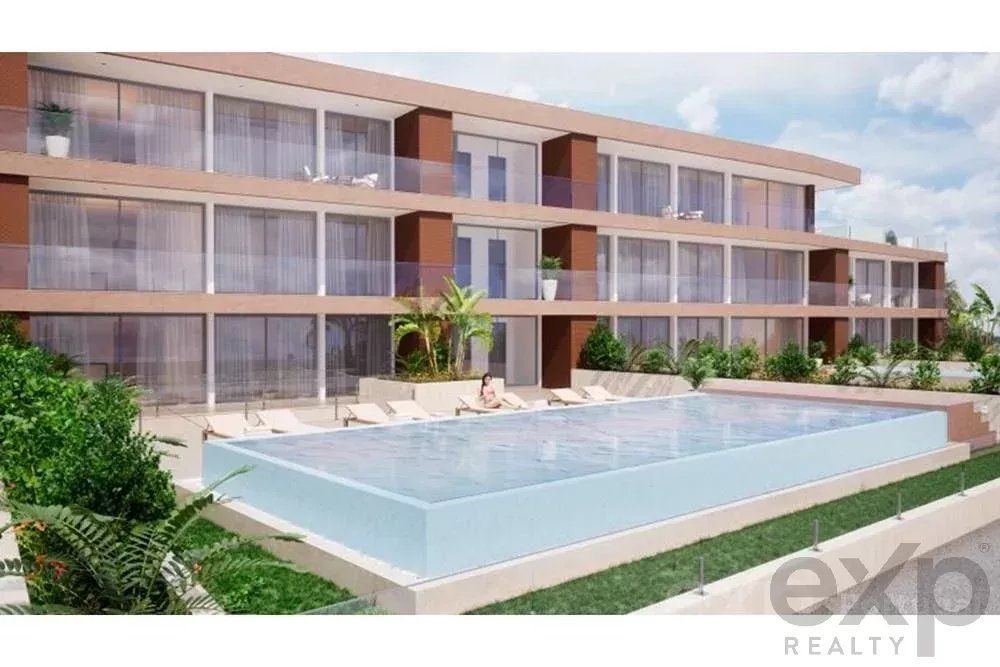 Apartamento T2 no Centro de Câmara de Lobos - Vista Baia